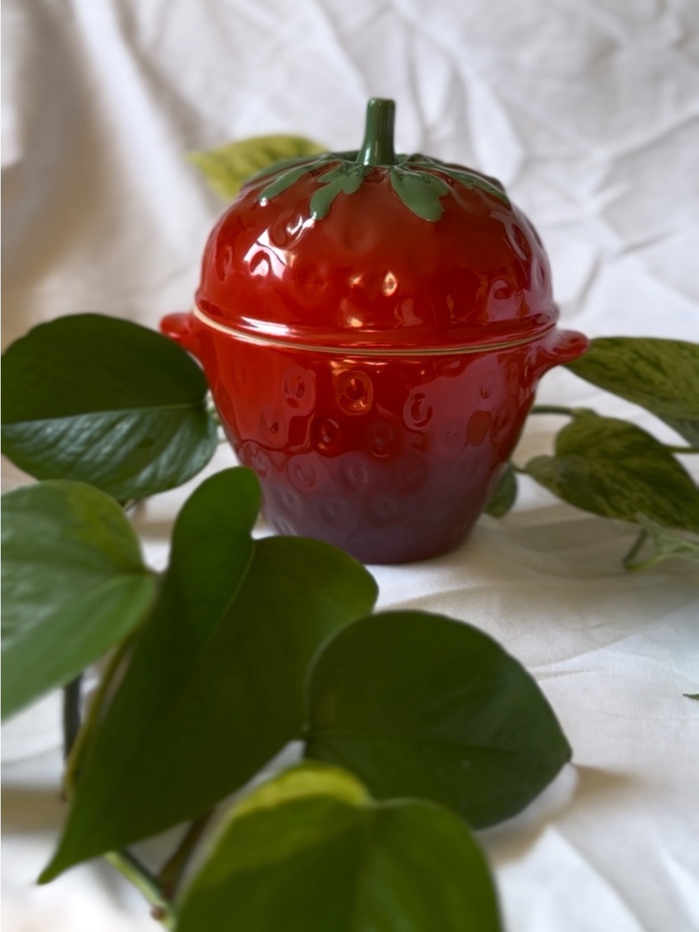 Le Creuset 🍓 Strawberry mini cocotte